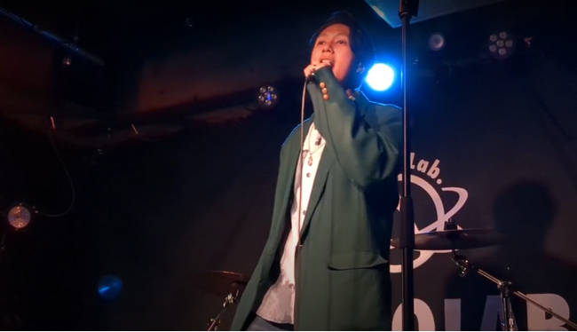 ライブハウスに響く歌声！カラオケ機器を使って歌うオリジナル楽曲交流会を開催