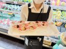 スーパーでの試食会の様子 スーパーでの試食会の様子