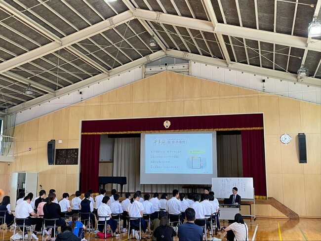アイエスエフネットジョイの社員が佐賀大学教育学部附属特別支援学校の進路講話に登壇しました