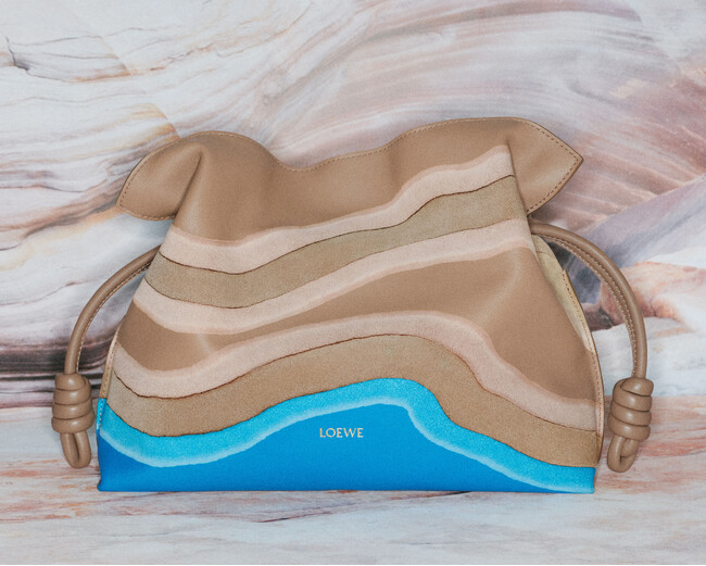 ロエベが独創的な手法でサステナビリティを追求したフラメンコ サープラスを発売