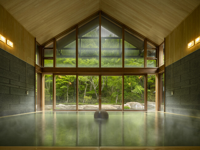 【星野温泉 トンボの湯】飲泉、飲水に使用した紙コップをハンドタオルへ再資源化する活動が始まります｜開始日：2024年7月1日