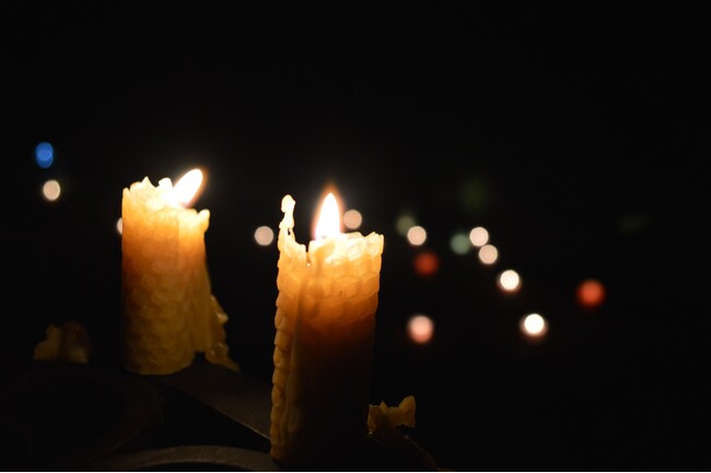 ミツロウキャンドルナイトを開催～想いをつなごう。平和な未来が実るまで。電気を消して、地球環境の回復や持続可能な社会を願う～