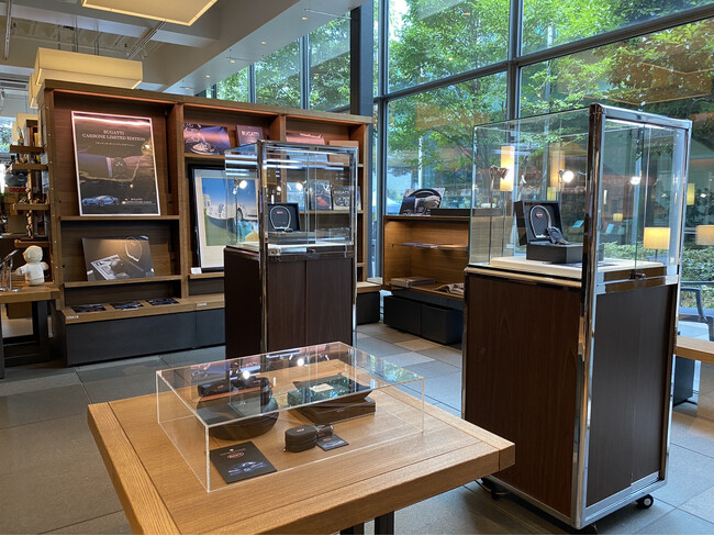 代官山 蔦屋書店にて期間限定でブガッティ・スマートウォッチ等が初展示