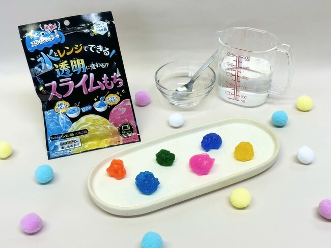夏休みの自由研究にも！三原色が学べるスライムのようなわらび餅「不思議なスライムもち」を2024年7月1日（月）より新発売いたします。