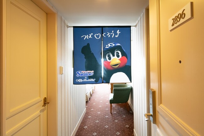 名古屋に再上陸！つば九郎コラボレーションルーム第二弾！つば九郎に囲まれたお部屋で夢のようなひとときを宿泊プラン限定、オリジナルグッズ3点＆動画特典付き