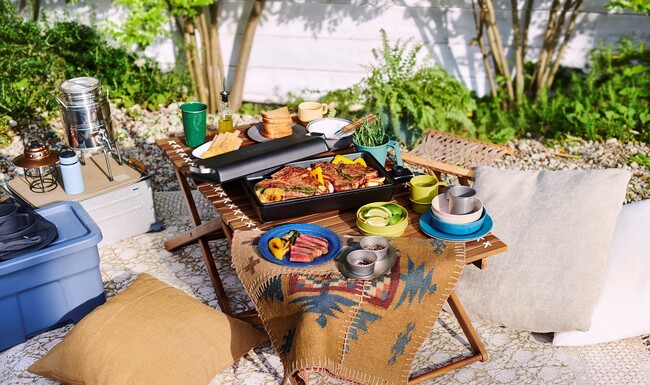 BRUNOとCCC、ライフスタイルをもっとアクティブに過ごす アウトドアギアライクな新ホットプレート「FLAT HOT PLATE」を共同企画
