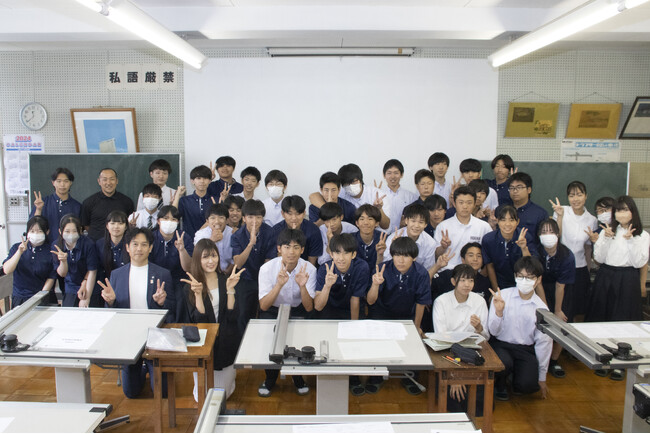 【一建設株式会社】「愛知県立碧南工科高等学校」建築デザイン科2年生39名を対象に木造住宅の建築現場見学会と住宅設計体験会を6月12日（水）と13日（木）に開催