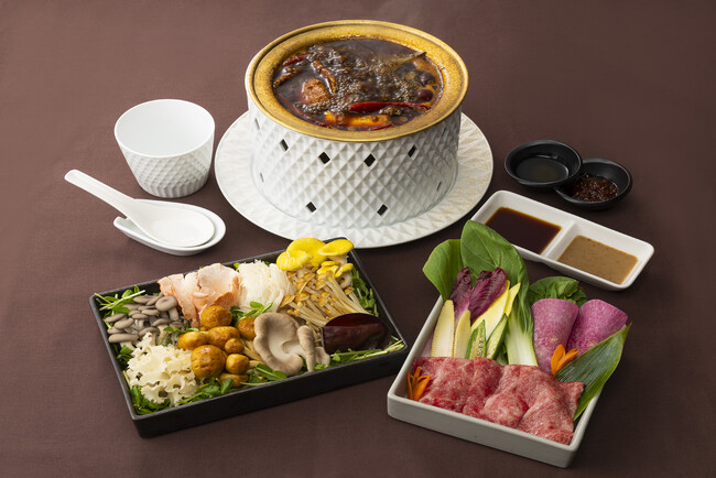 薪焼き料理とUMAMIスープのレストラン『HESTIA GINZA』、東京都中央区銀座で6月21日(金)からきのこたっぷりの薬膳黒旨火鍋と夜パフェがスタート！