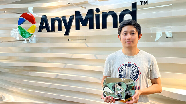 インドネシアのクリエイターKaleb Andri氏が、YouTube「ダイヤモンド クリエイター アワード」を受賞