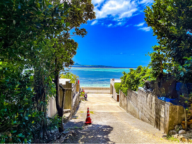 【2024年】今年の夏休みの予定は？２位は「実家・義実家に帰省」！１位は？”予算”や”夏休みで気になること”を200人に調査