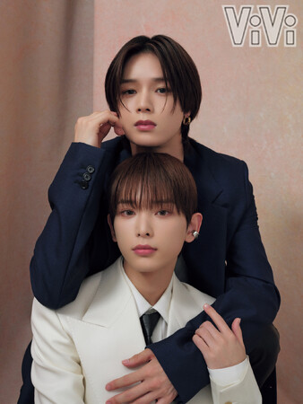 ViVi8月号(6月21日発売)では、国宝級“カムバ”イケメン企画に、今注目の&TEAMのKとHARUAが2人組で登場！