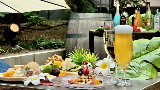 【メルキュール札幌】ホテル中庭に夏だけ出現する隠れ家『La Terrasse(ラ・テラス)』。今年はオールセルフのハワイアンラウンジをオープン！ ６／２８(金）より９月旬まで不定期開催。