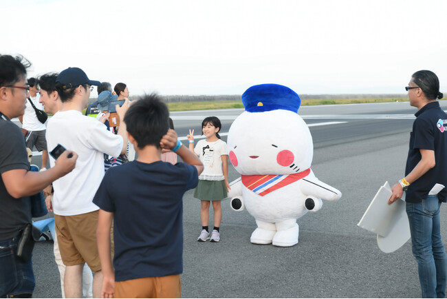 神戸空港　夏休み・早朝親子滑走路ウォークを開催します！