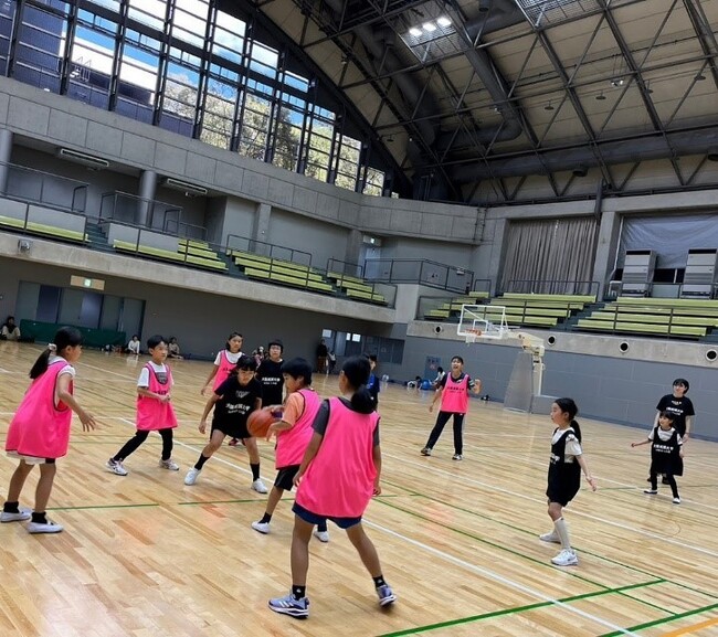 小学生にマルチスポーツの体験を！　公民学が連携して体験教室を実施