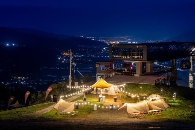【石打丸山スキー場の夏季営業】「『ザ・ヴェランダ石打丸山』の夜間営業～ナイトテラス～」営業開始！