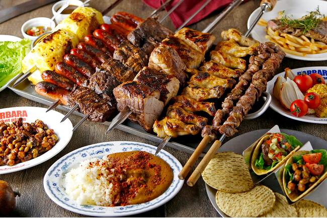 シュラスコ食べ放題！夏期限定の特別プラン。月・水・29日は飲み放題がお得！ 大阪梅田／中崎町「バルバラマーケットプレイス中崎本店」6月27日（木）から。