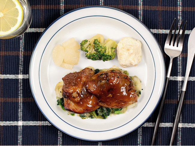 特製たれをたっぷり絡めて食べてほしい！焼き目がさらに香ばしくなった「鶏肉の照り焼き」が6月25日（火）ナッシュから新発売