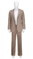 スティーブ・ジョブズ ベージュスーツ (C)Julien's Auctions スティーブ・ジョブズ ベージュスーツ (C)Julien's Auctions