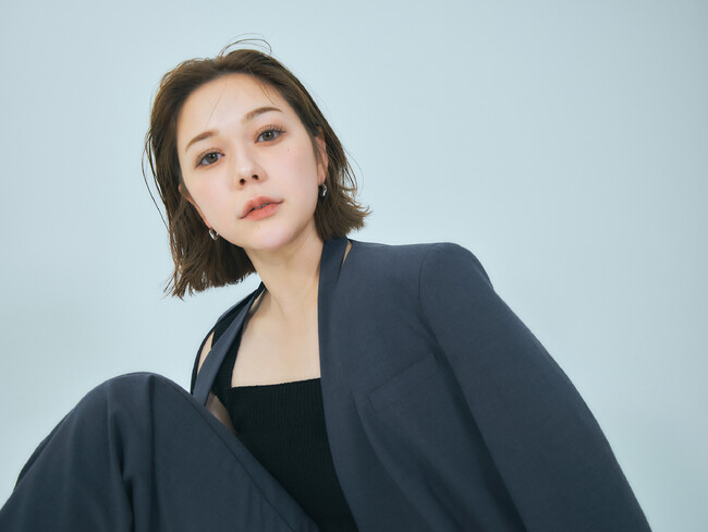 村重杏奈プロデュース「TOLEETY」新ブランド発表会を開催“しごでき”なブラをプロデュースした村重さんが、自身がMCとして発表会を仕切る“しごでき”っぷりを披露！