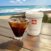 暑い夏に苦くて冷たいエスプレッソロックを！佐世保のイタリア式立ち飲みカフェ「ホカニナイ立ちカフェ」に新メニュー「立ち飲み専用シングル(300円)」登場！