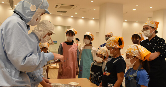 中華まんミュージアムで“プロに教わる！夏でもおいしい！”「こども中華まん手包み体験」開催！　～2024年7月20日(土)・23日（火）～