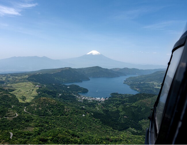 熱海の雄大な自然と上空500メートルからの富士山を眺める「ACAOヘリコプターツアー」を開催いたしました