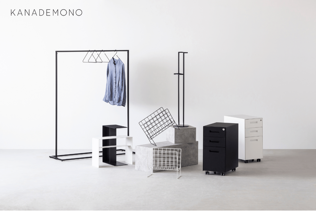 KANADEMONOが提案する「見せる収納」。アイアンコレクションから、人気のハンガーラックを改良。新たにハンガー各種をラインナップに追加。