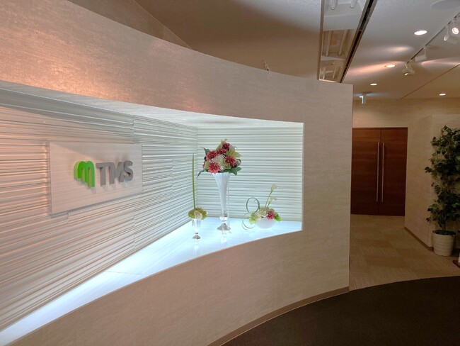 全国1,365店の結婚相談所が加盟するTMS 全国結婚相談事業者連盟は、会員のスムーズなお見合い実現のため、西梅田にお見合い専用ラウンジ「TMSラウンジ」をオープン