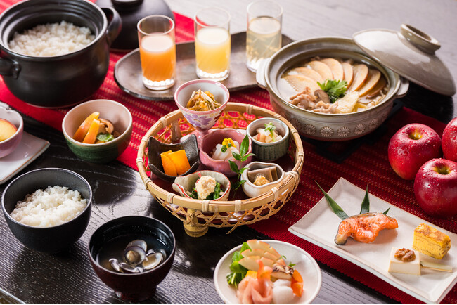 【星野リゾート　青森屋】秋が旬のりんごを食べて朝からシャキッと元気になる「シャキッとりんご朝食」新登場！｜期間：2024年9月1日～12月1日