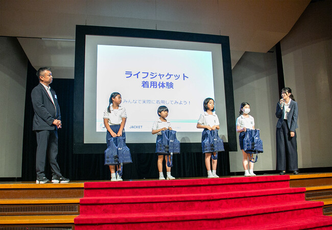 【一般社団法人日本ライフジャケット協会】JLJライフジャケット小学校へ100着寄付・着用体験会を実施