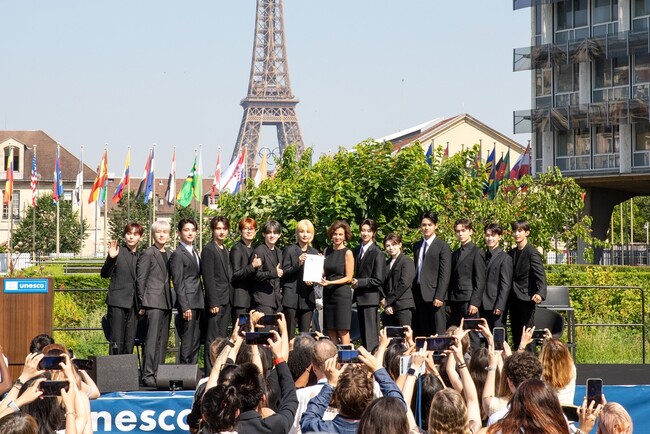 SEVENTEEN、ユネスコ青年親善大使任命式で10分間受諾演説
