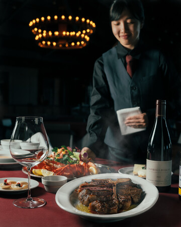【6月30日まで】良質な US プライムビーフと旬のシーフードが味わえる￥22,000のコースをスパークリングワイン付きで￥ 15,000でご提供