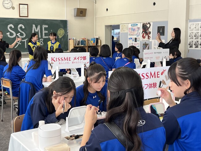メイクに触れるきっかけを作り好きなメイクを楽しむ KISSMEメイク部 中学生のアイデアをもとに「手話×メイク」で多様性を表現