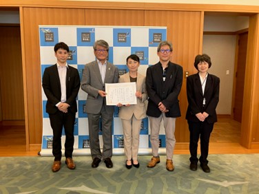 琵琶湖博物館に対する御寄附にかかる感謝状の贈呈式を開催しました