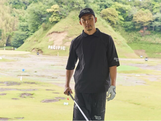 〈Pacific GOLF CLUB〉が自由な大人のライフスタイルブランド「RIPVANWINKLE」とコラボレーションアイテムを発表。両社の店舗、ECサイトで2024年6月28日（金）に販売。