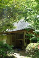 モデルとなる北鎌倉の茶室・夢窓庵 モデルとなる北鎌倉の茶室・夢窓庵