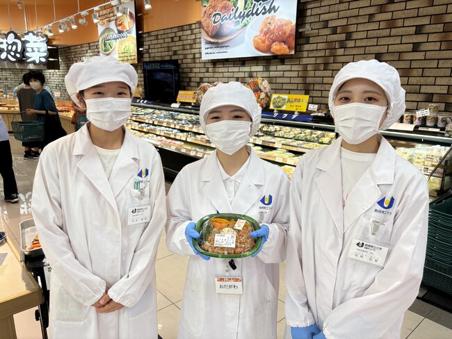 【フーズマーケットホック×島根県立大学】「ヘルシー！ベジたまライス」「おにぎりドッグ」コラボ商品を販売中！