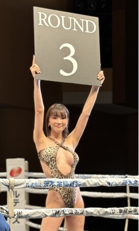 注目のトランスジェンダーモデル矢神サラがラウンドガールデビュー