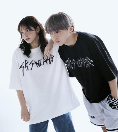 タイに複数店舗を展開するストリートウェアブランド「SK SNEAKER（エスケースニーカー）」が「60%（シックスティーパーセント）」にて販売開始。