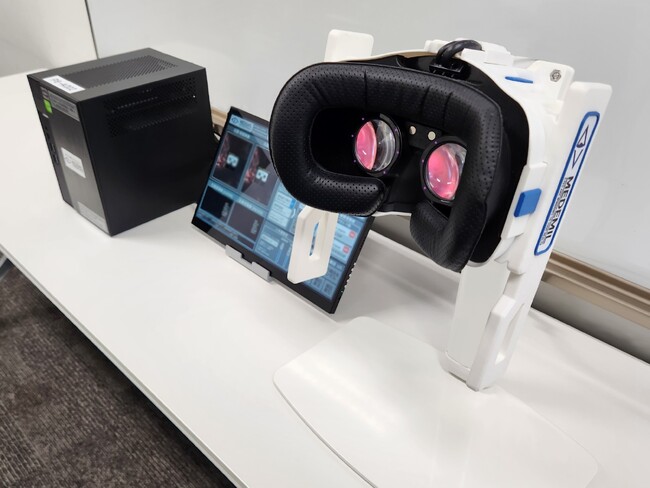 眼の動きから運転能力を測定する装置「MEDEMIL Drive(TM)」 先行受注発売開始　-開発の原点は医学生の自主研究-