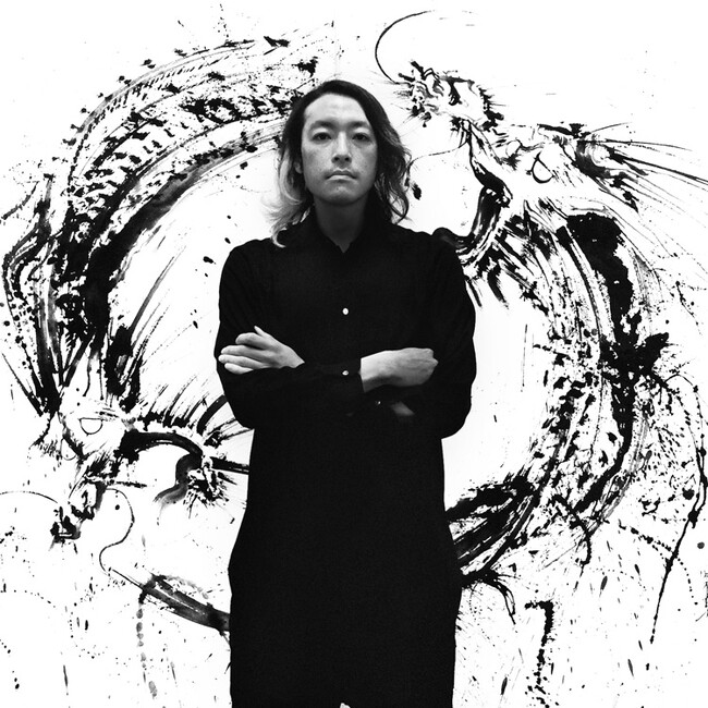 人気墨絵アーティスト・西元祐貴が2024 年度博多祇園山笠 飾り山笠「十四番山笠ソラリア」で 奉納・披露飾り山笠 十四番山笠ソラリア 表標題「黒田鍋島天神大普請」の イメージアートを作画した。