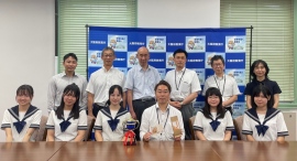 第4回リアビズでグランプリの大阪府立富田林高校生徒5名が大阪府教育庁の水野教育長を表敬訪問 第4回リアビズでグランプリの大阪府立富田林高校生徒5名が大阪府教育庁の水野教育長を表敬訪問