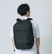 雨の日も快適に！移動時を快適にする「サイドポケット」をプラスした新型バックパック「City Backpack with 1,680D」を直営店・公式オンラインストアで限定発売