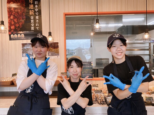 オープン1周年！山口県宇部市のホリエモン発案エンタメパン屋【小麦の奴隷 宇部西岐波店】が7月5日から3日間、1周年大感謝祭を開催！大人気の「ザックザクカレーパン」を先着50名様に無料プレゼント