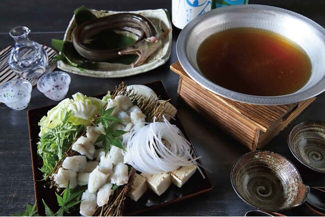 夏の黒十名物・鱧（ハモ）すき鍋と季節の旬菜、そして兵庫の夏酒。極上の夏の味わいををお届けします。神戸三宮「黒十 神戸本店」で7月8日（月）より。