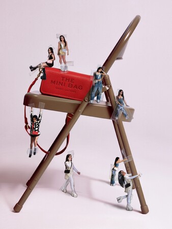 マーク ジェイコブス、スタイリッシュなクロスボディバッグ「THE MINI BAG」より新色が登場！