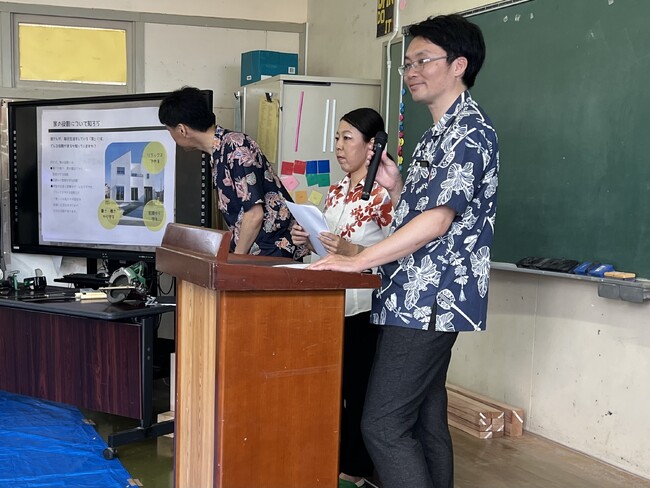 【一建設株式会社】「6月25日住宅デー」に、担い手不足が深刻な大工の匠の技術を間近で体感して貰う、出前授業を「浦添市立仲西小学校」で実施