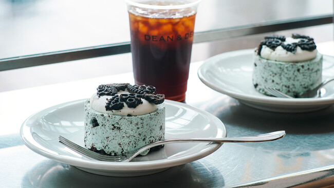【DEAN & DELUCA】素材が重なり合う、味わい豊かなチョコミントチーズケーキ