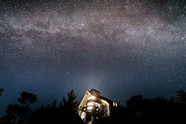 【伊豆で一番星空に近いホテル】館内でも星が楽しめるミニプラネタリウムがオープン
