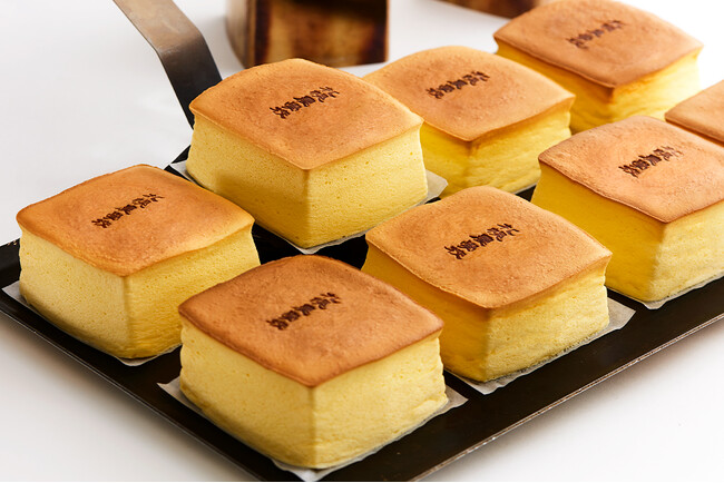 焼きたてのしっとりふわふわ「酪農チーズケーキ」や、サクサク食感の「北海道アップルパイ」が新発売。 “焼きたて”スイーツを味わえる工房を併設した新店舗「札幌農学校 新千歳空港ファクトリー店」オープン！